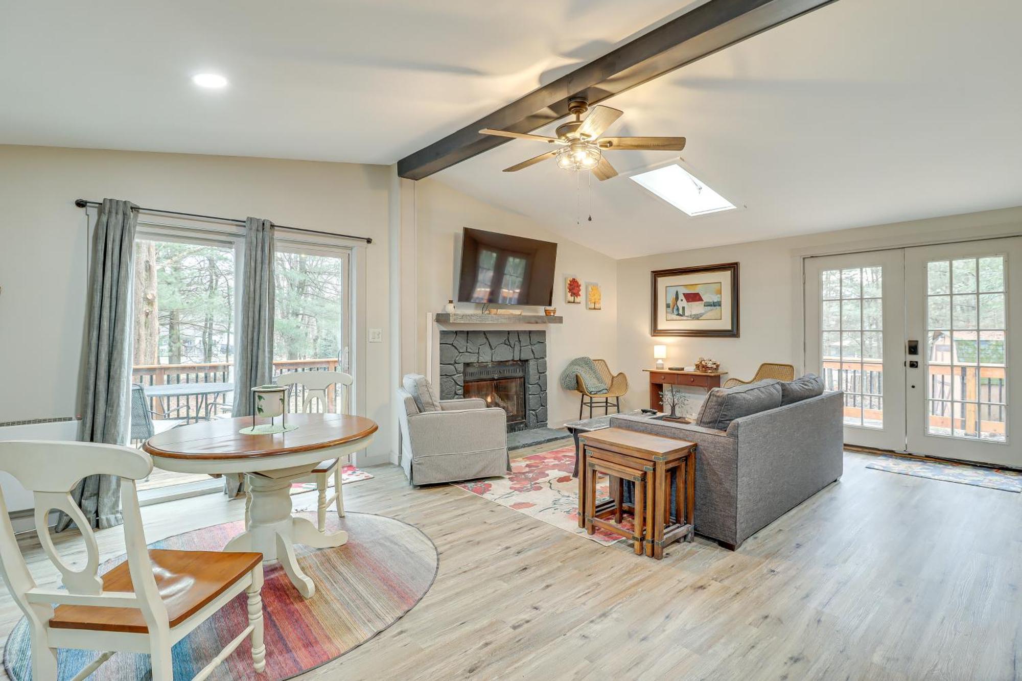 Quaint Jim Thorpe Cabin Retreat, Walk To Beach! Ngoại thất bức ảnh