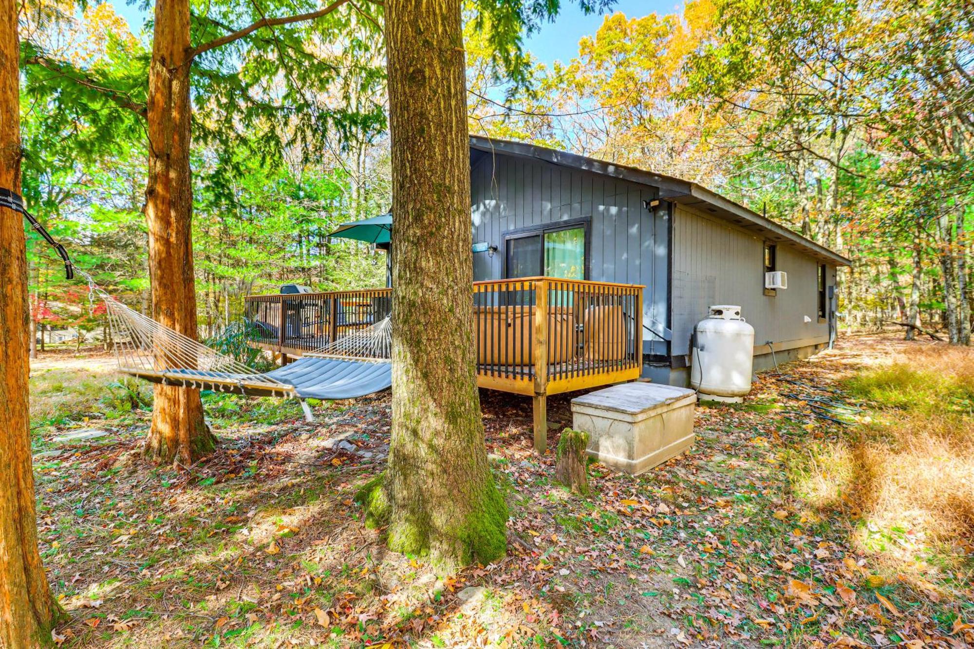 Quaint Jim Thorpe Cabin Retreat, Walk To Beach! Ngoại thất bức ảnh